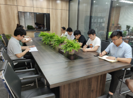 APP開發(fā):選擇外包公司還是選擇自主研發(fā)？